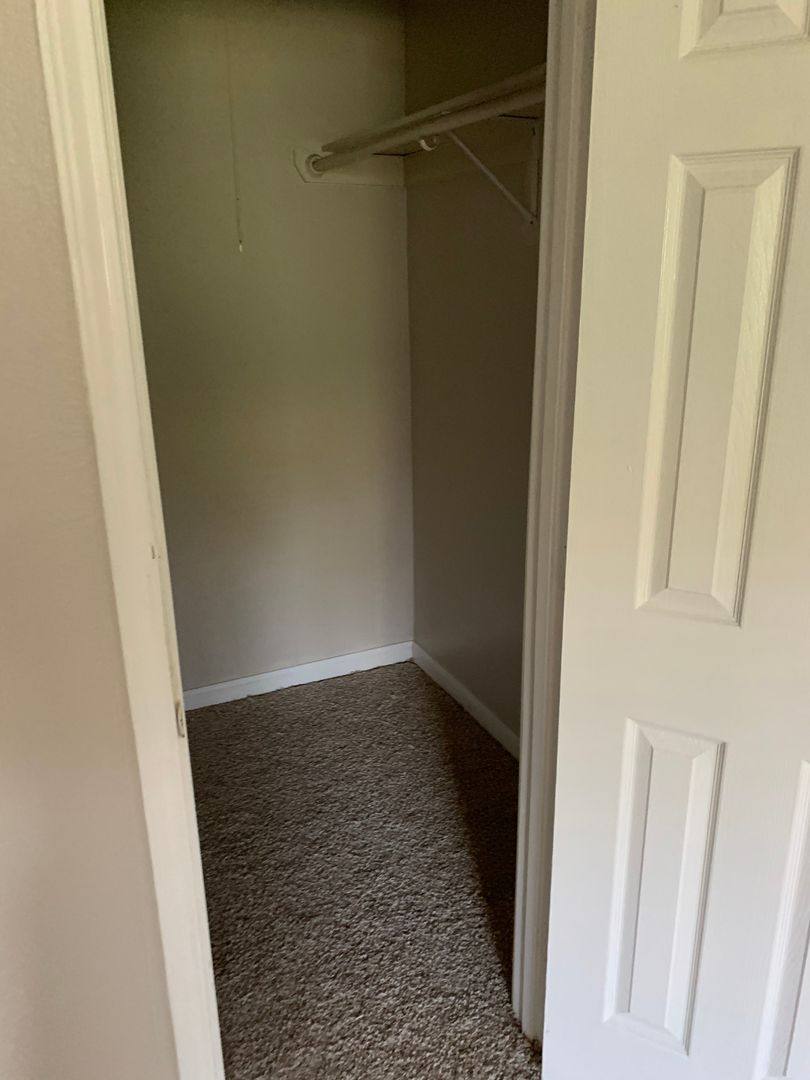 Apartment for rent at 2801 W Sunset Dr, Orange, TX 77630