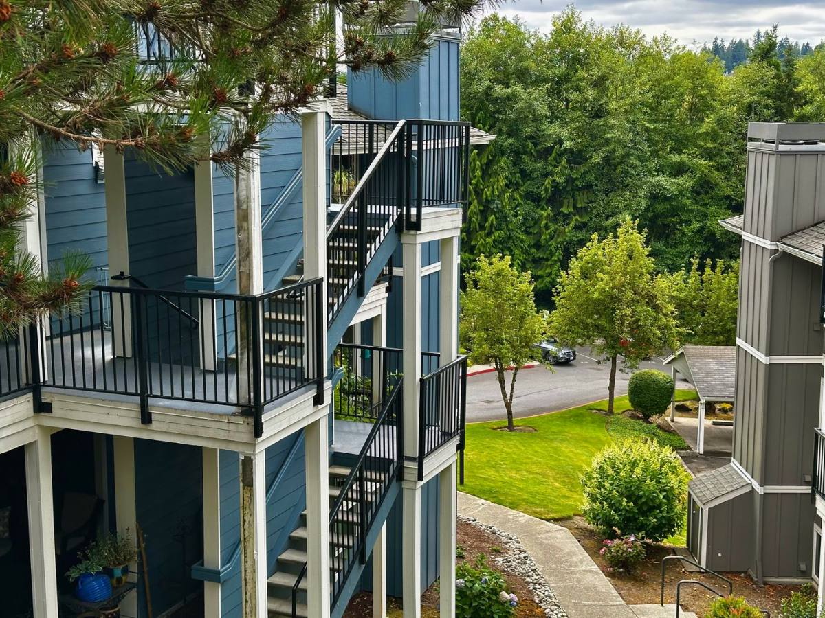 Condo for rent at 12006 NE 204th Place, Bothell, WA 98021