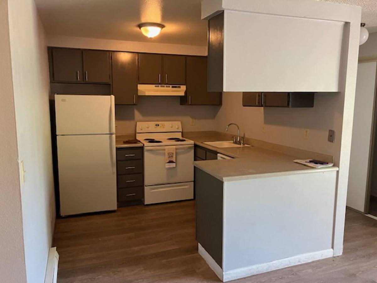 Apartment for rent at 2910-2920 SW Dolph Court, Portland, OR 97219