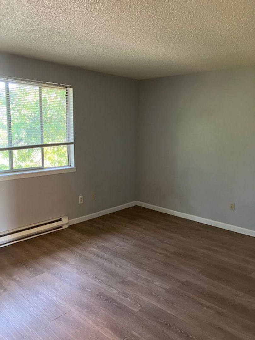 Apartment for rent at 2910-2920 SW Dolph Court, Portland, OR 97219