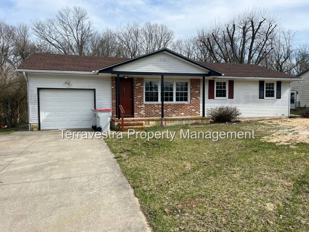 House for rent at 897 Chapel Dr, Vineland, NJ 08361