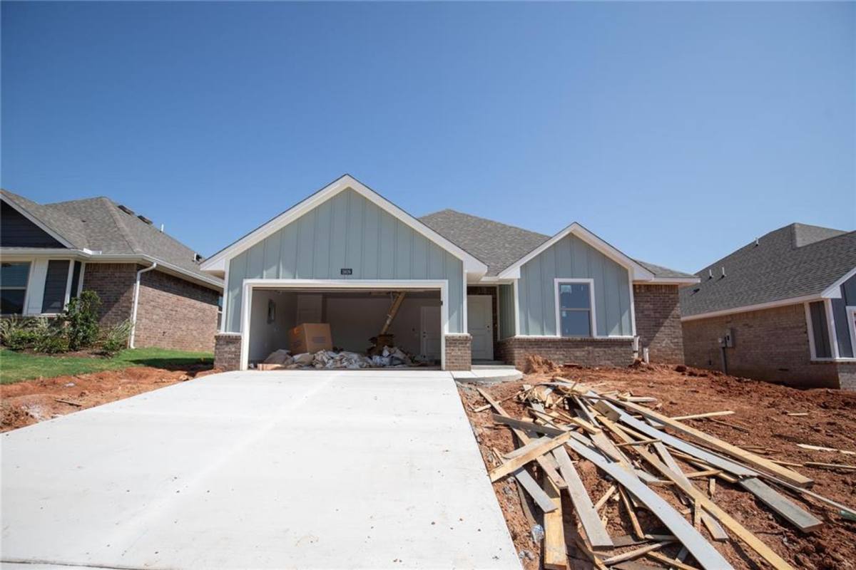 House for rent at 3809 Lynne Ave, Edmond, OK 73012