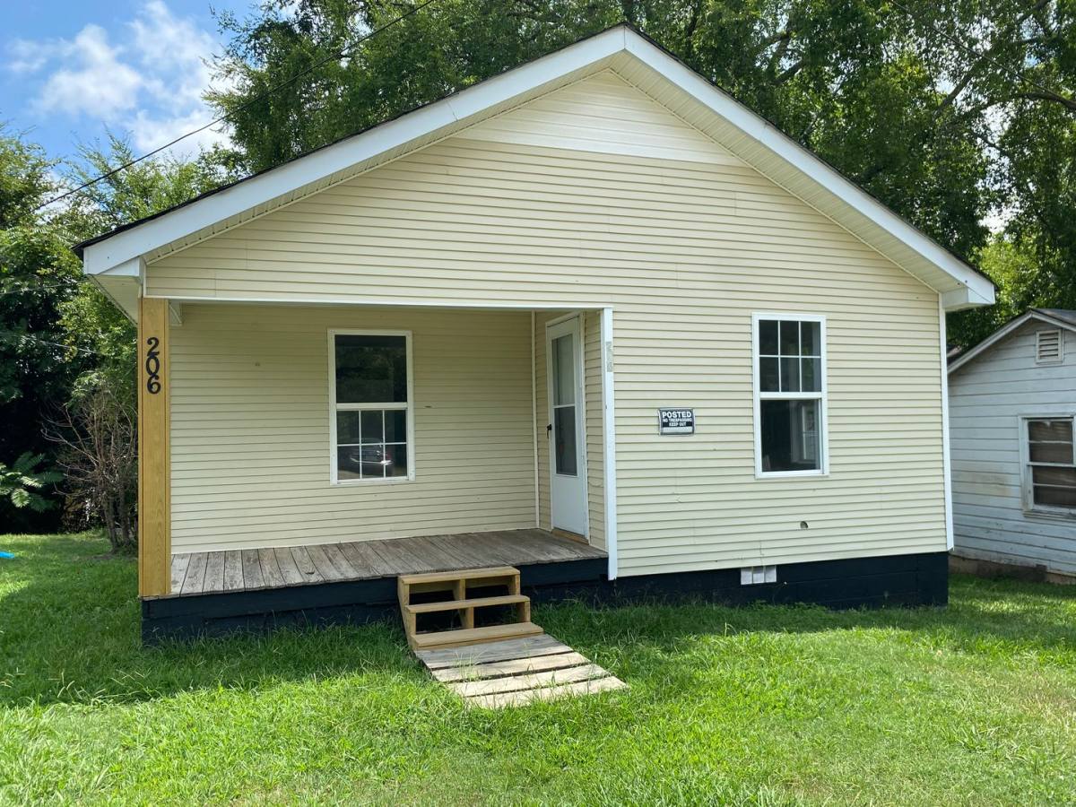 House for rent at 206 Thomas Lane, Lancaster, SC 29720