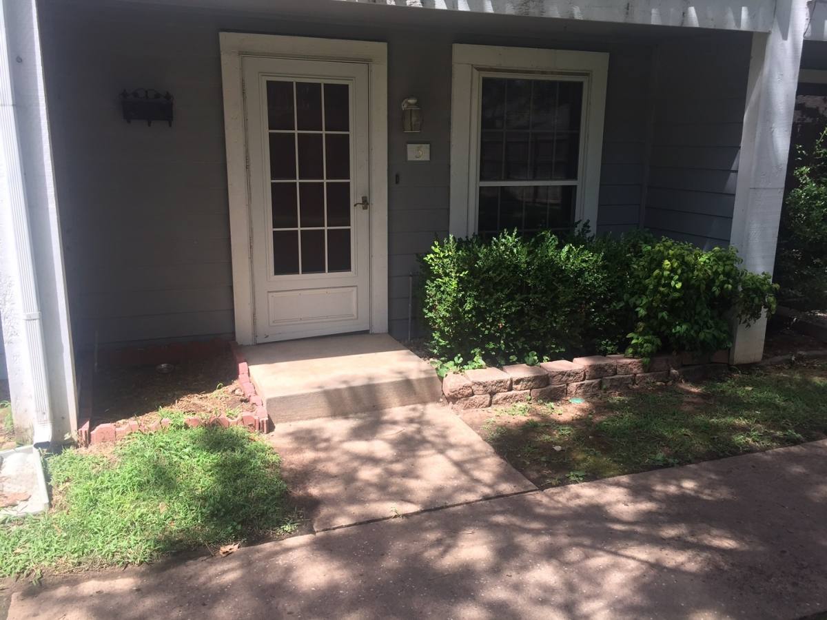 House for rent at 1037 E 57th Place, Tulsa, OK 74105