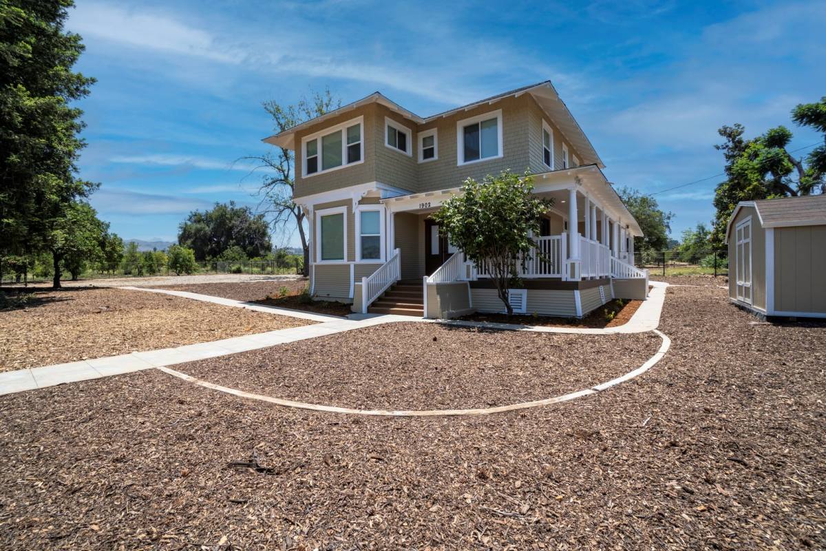 House for rent at 1902 E Citrus Ave, Redlands, CA 92374