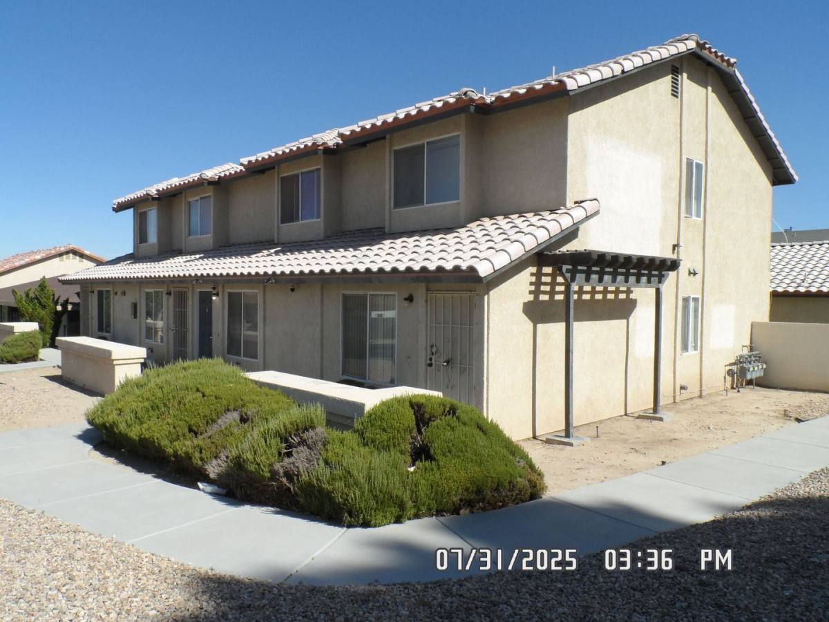 Apartment for rent at 16553 Zenda St, Victorville, CA 92395