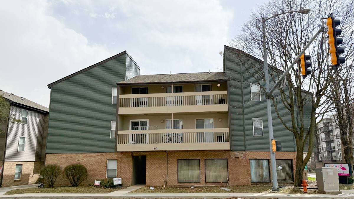 Apartment for rent at 813 W Springfield, Urbana, IL 61801