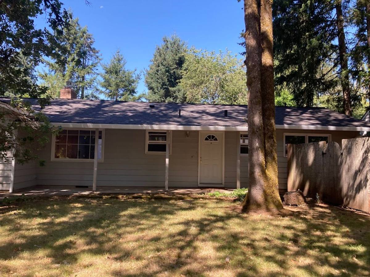 House for rent at 17681 Mardee Ave, Lake Oswego, OR 97035