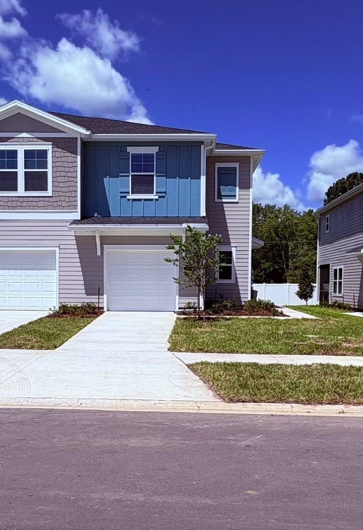 Townhouse for rent at 2229 Windward Cay Lane, Middleburg, FL 32068