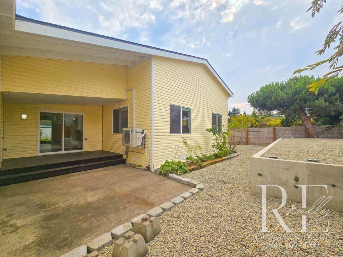 House for rent at 8850 Point No Rd NE, Hansville, WA 98340