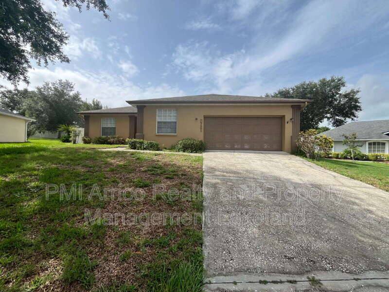 5721 Manchester Dr W, Lakeland, FL 33810