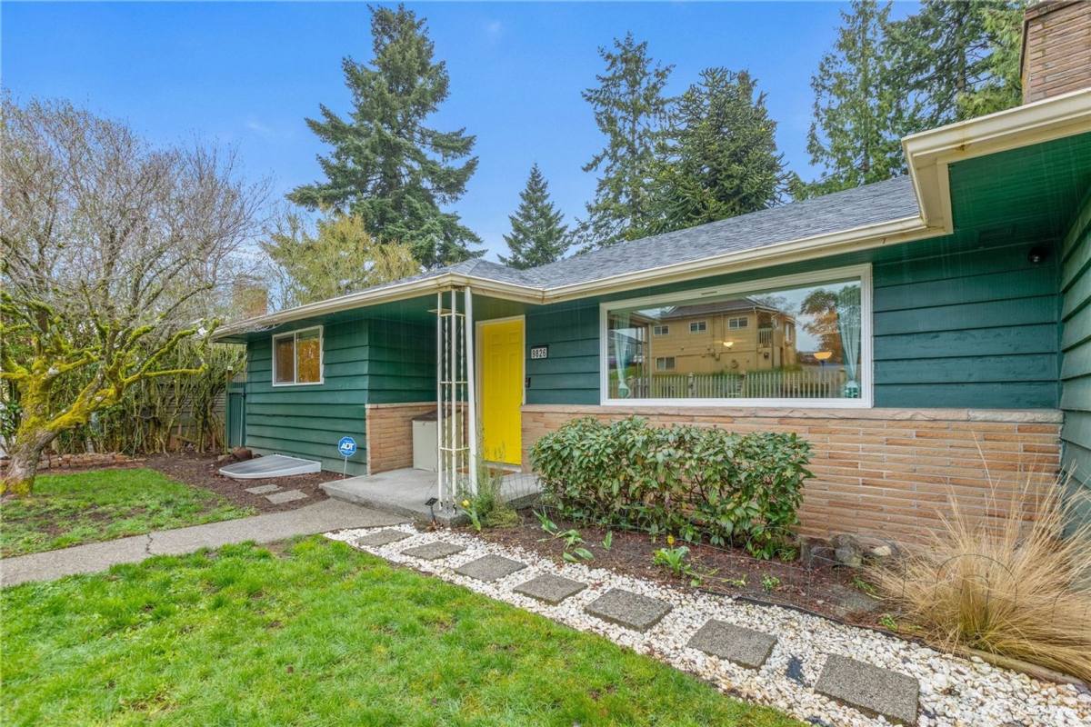 House for rent at 9826 13th Ave SW, Seattle, WA 98106