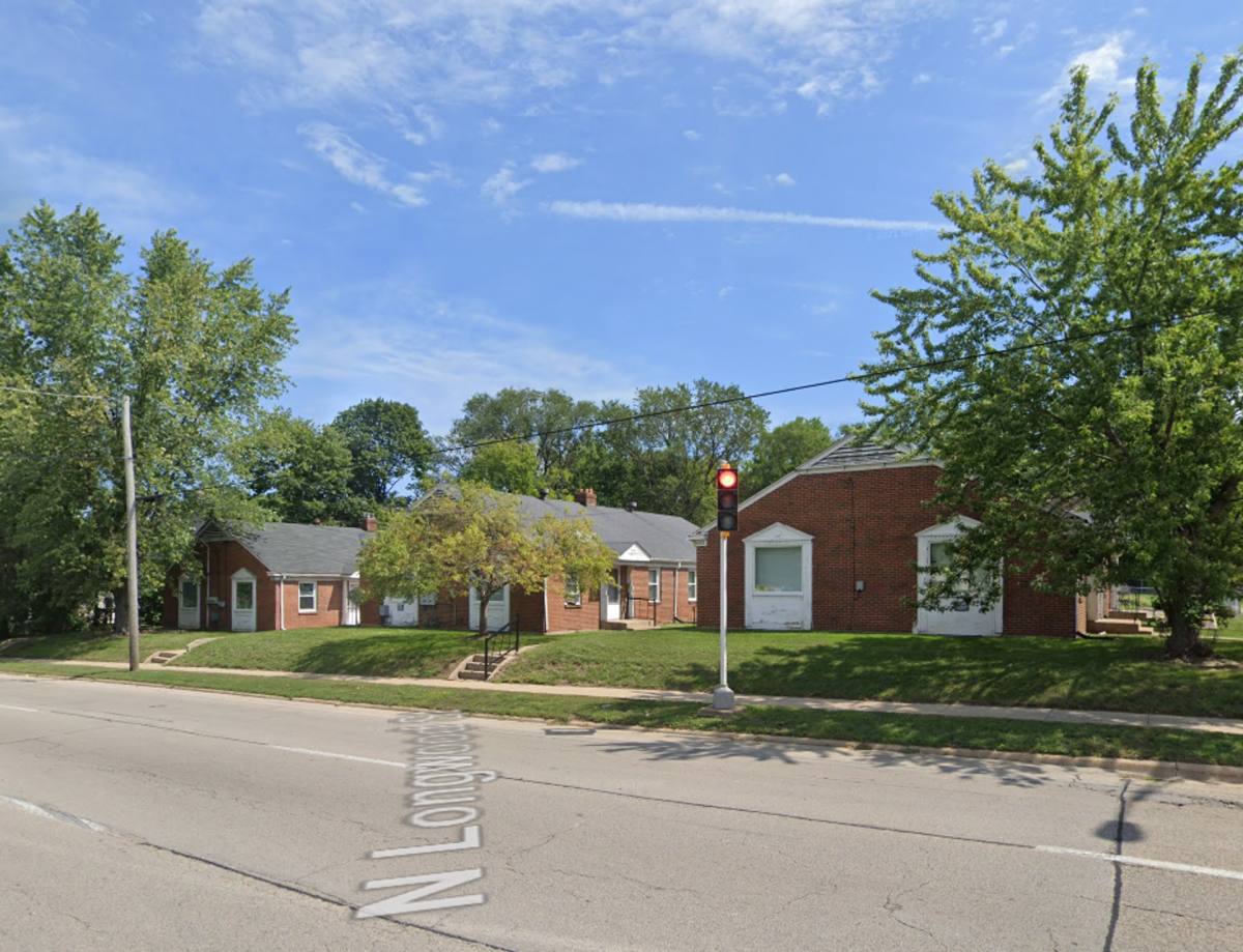 Apartment for rent at 401-403 N Longwood St, Rockford, IL 61107
