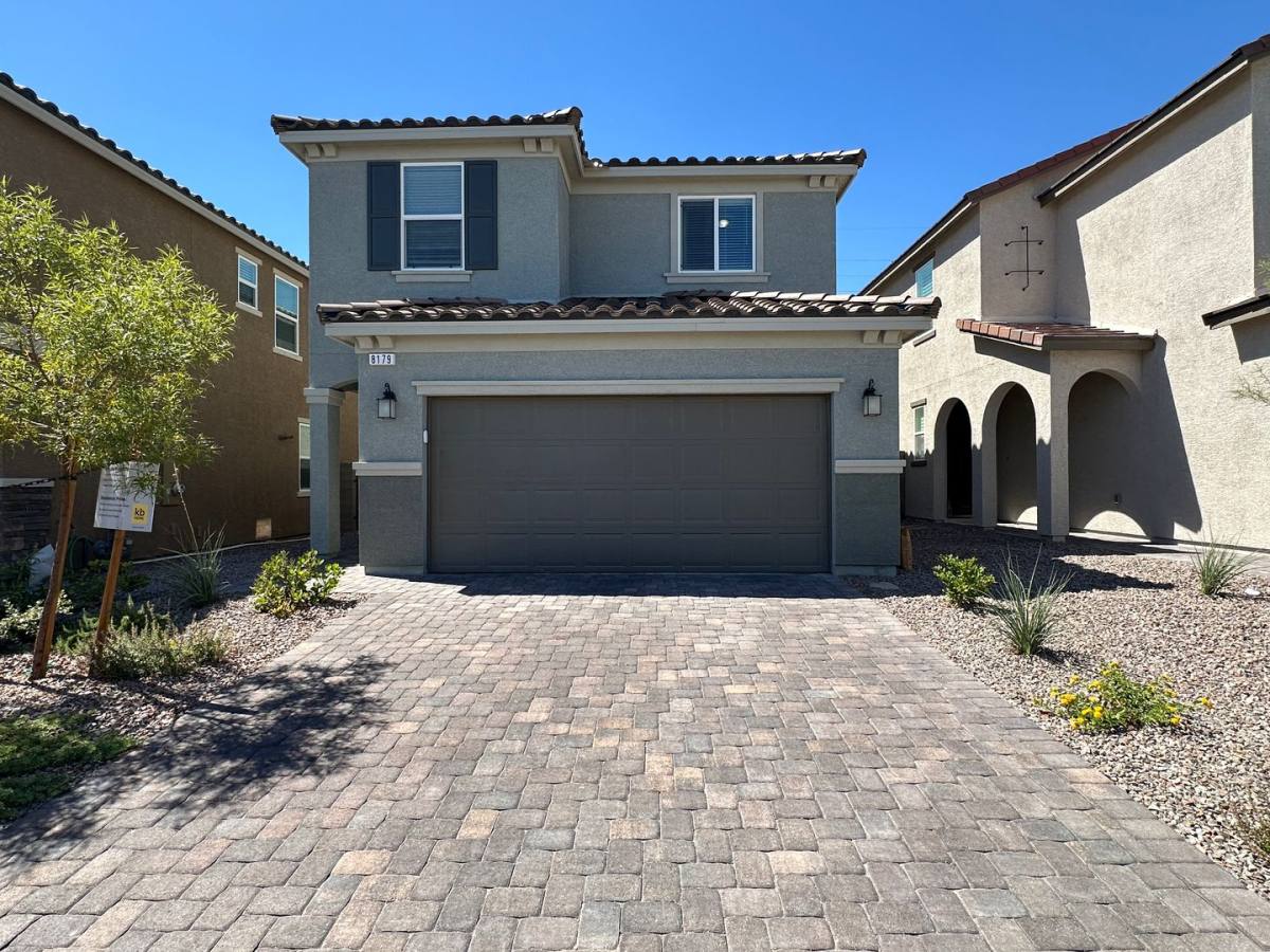 House for rent at 8179 Glade Crossing Ave, Las Vegas, NV 89123
