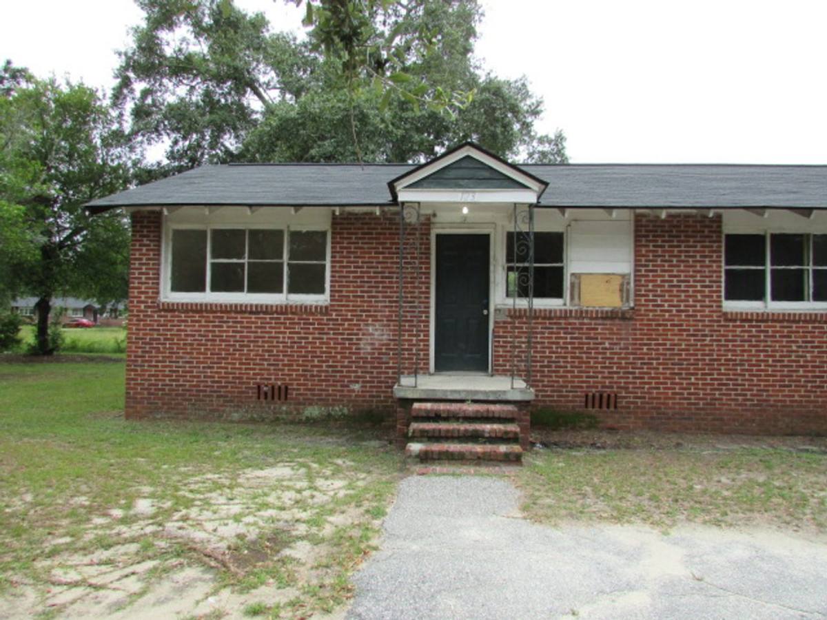 House for rent at 123 Dixie Dr, Sumter, SC 29150