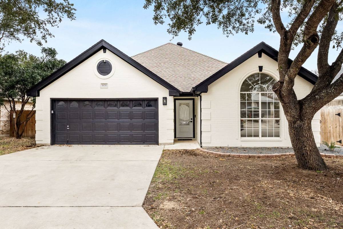 House for rent at 1676 Kimberly Dawn Dr, New Braunfels, TX 78130