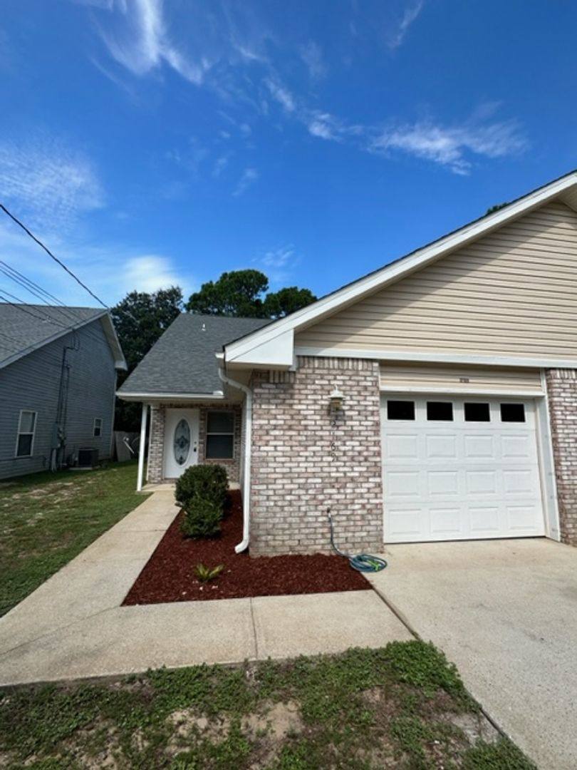 Apartment for rent at 2169 Tom St, Navarre, FL 32566