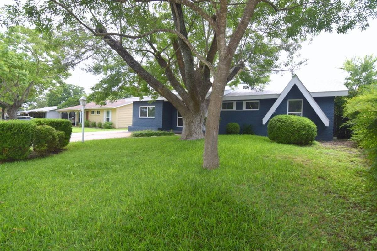 House for rent at 7513 Carriage Dr, Austin, TX 78752
