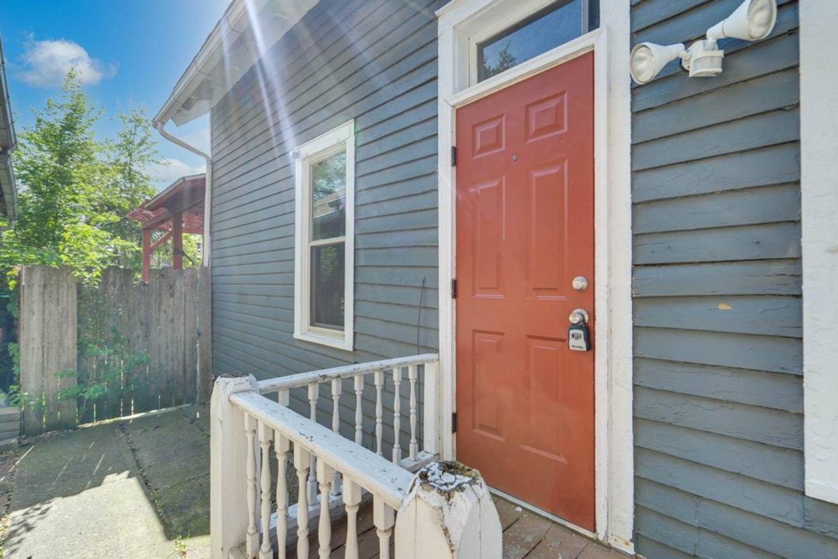 Apartment for rent at 1795 W 44th St, Cleveland, OH 44113