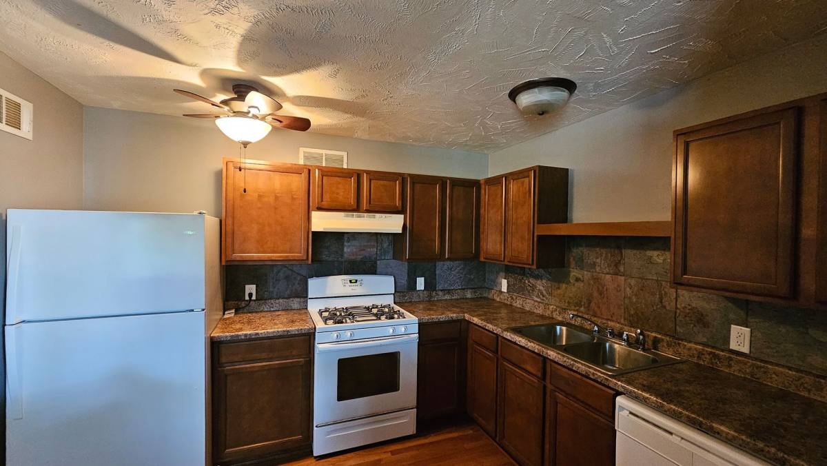 Apartment for rent at 620 S 35th St, Omaha, NE 68105