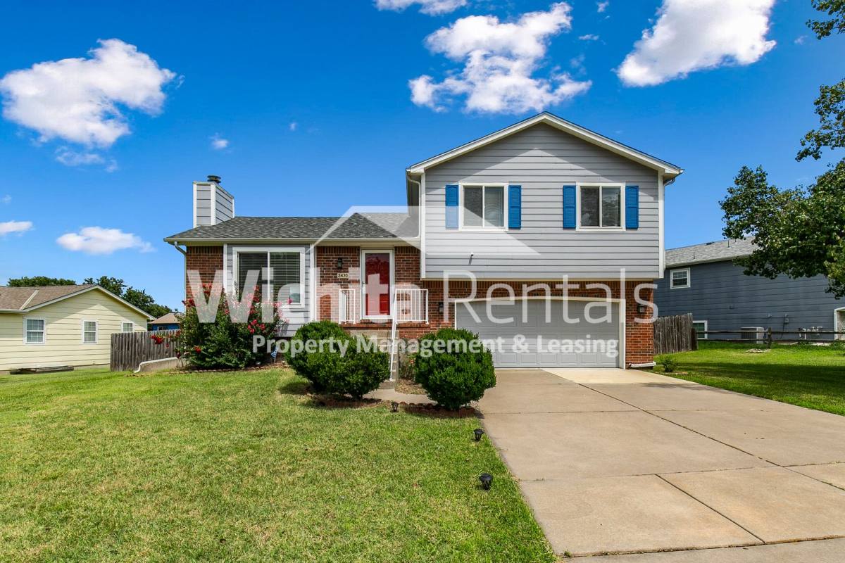 2430 N Old Manor Rd, Wichita, KS 67220