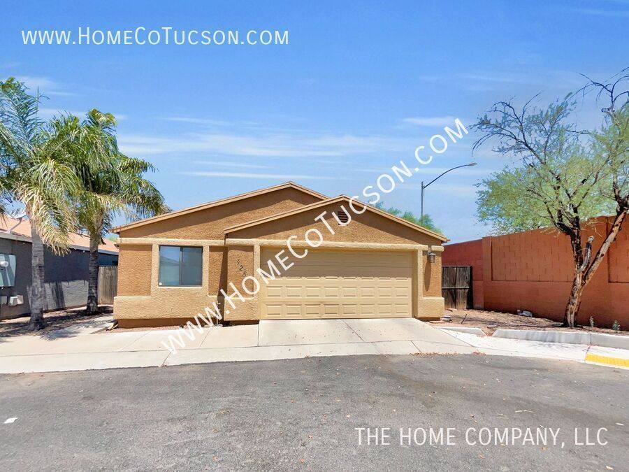 House for rent at 428 E Geronimo Bluff Loop, Tucson, AZ 85705