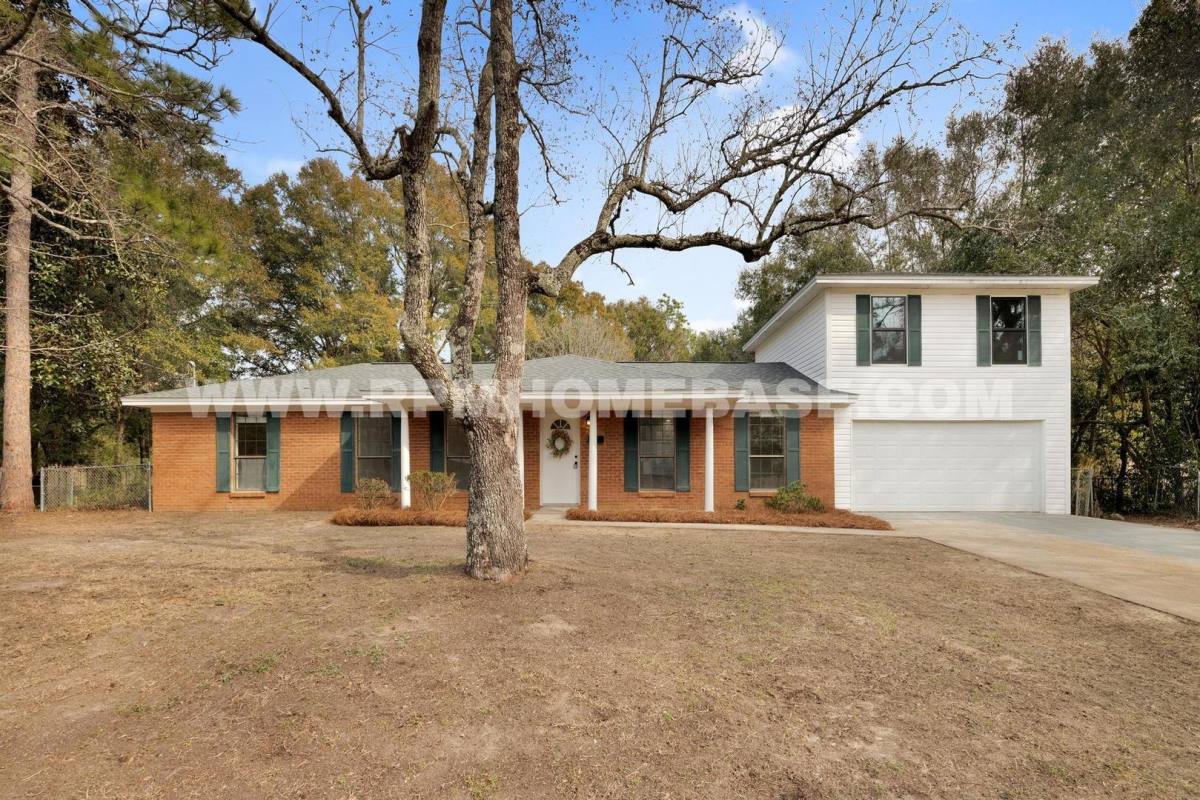 House for rent at 5523 Aurora Dr, Crestview, FL 32539