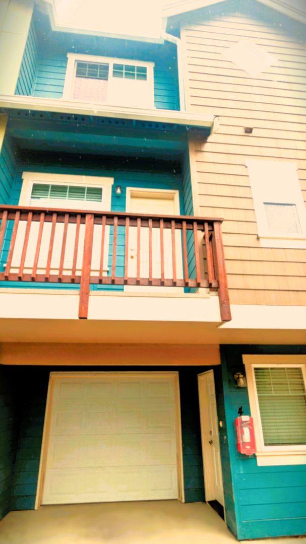 Townhouse for rent at 4026 S Pine St #4, Tacoma, WA 98409