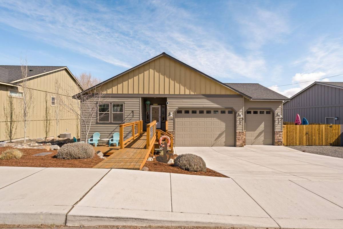 House for rent at 2788 SW 34th St, Redmond, OR 97756