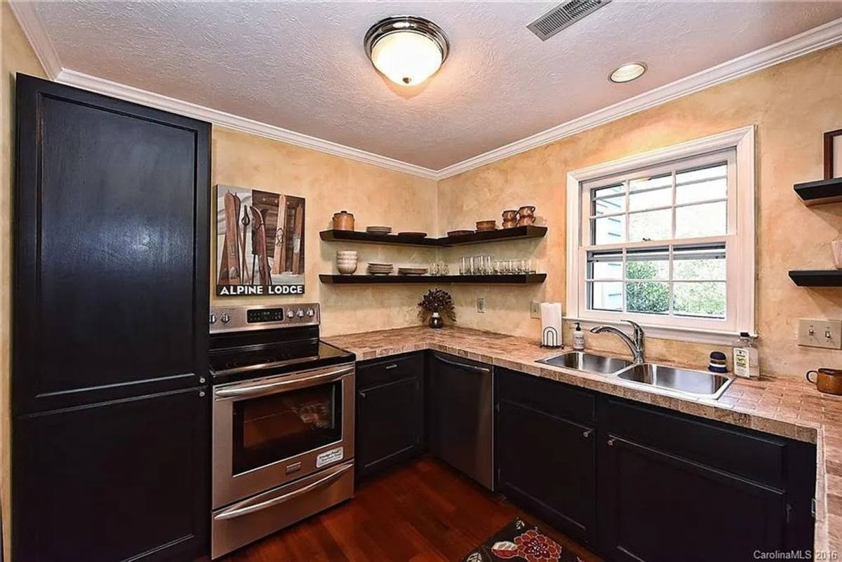 Condo for rent at 3300 Selwyn Farms Lane #6, Charlotte, NC 28209