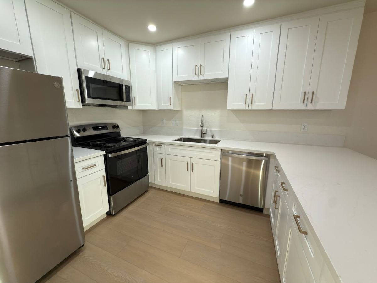 Apartment for rent at 939 E Washington Ave, El Cajon, CA 92020