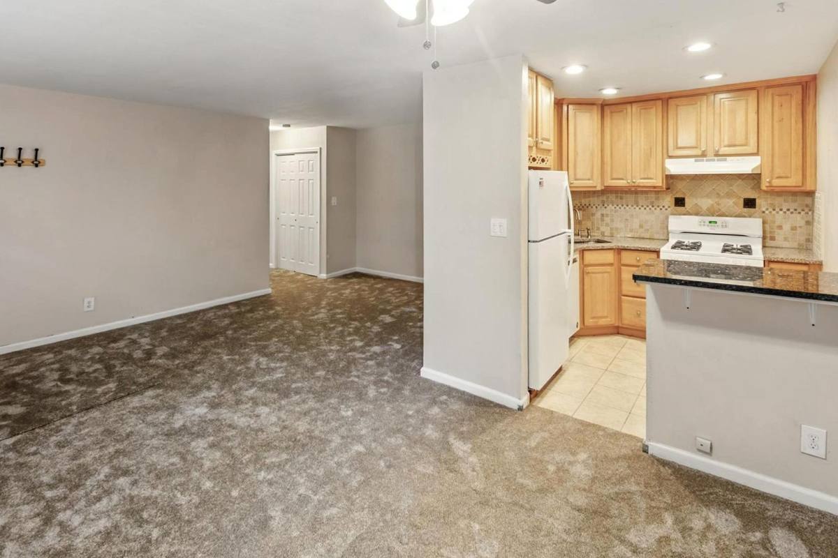 Apartment for rent at 4 Anchorage Lane, Oyster Bay, NY 11771