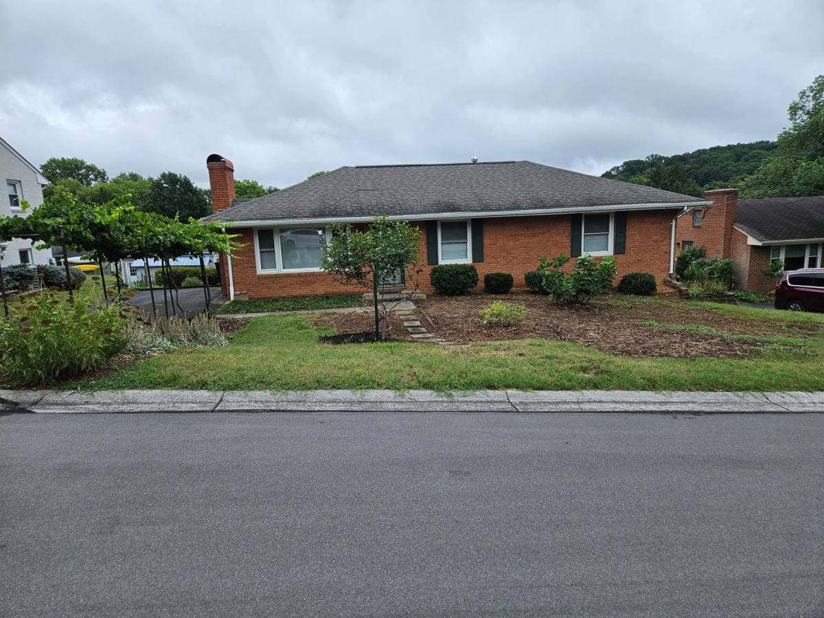 House for rent at 3916 Gallatin St, Roanoke, VA 24018