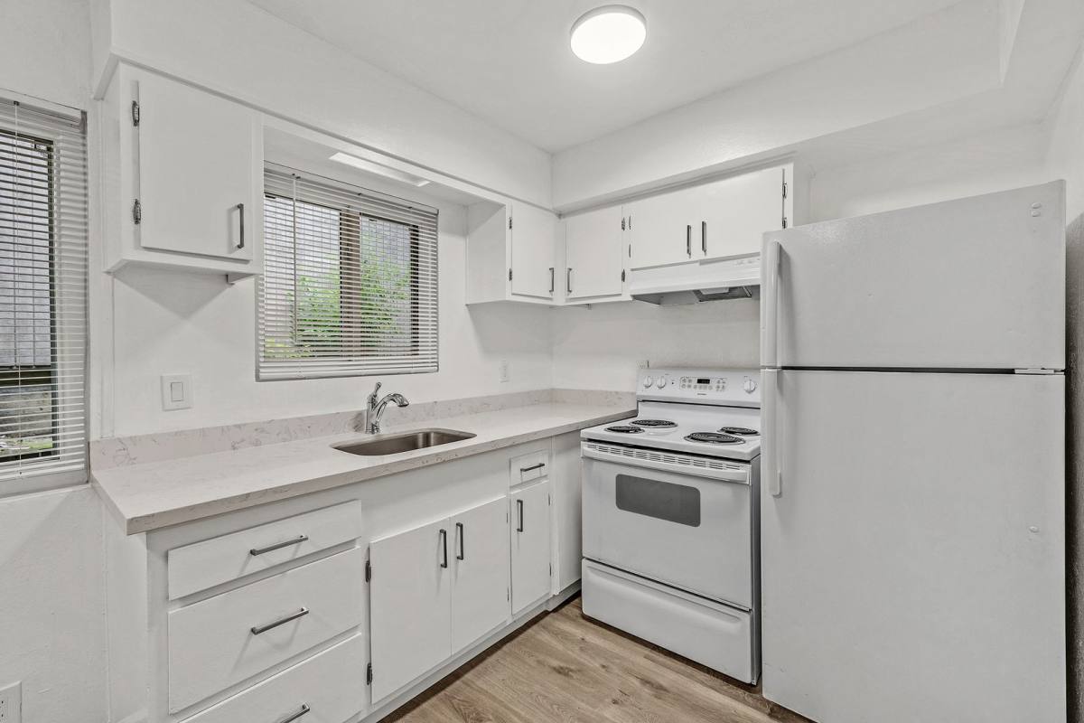 Apartment for rent at 2800 21st Ave, Oakland, CA 94606
