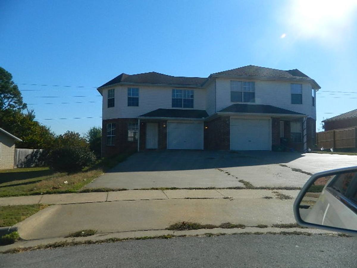 Townhouse for rent at 2484-2486 Jeremiah Place, Fayetteville, AR 72704