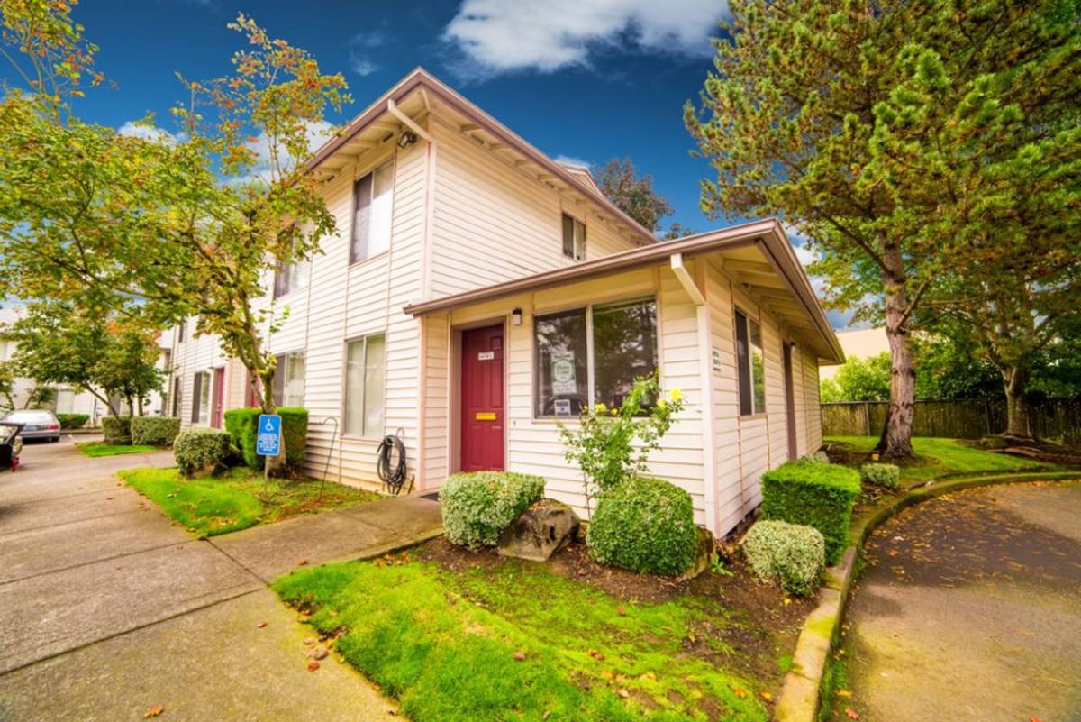 Apartment for rent at 600 Lockhaven Dr NE, Salem, OR 97303