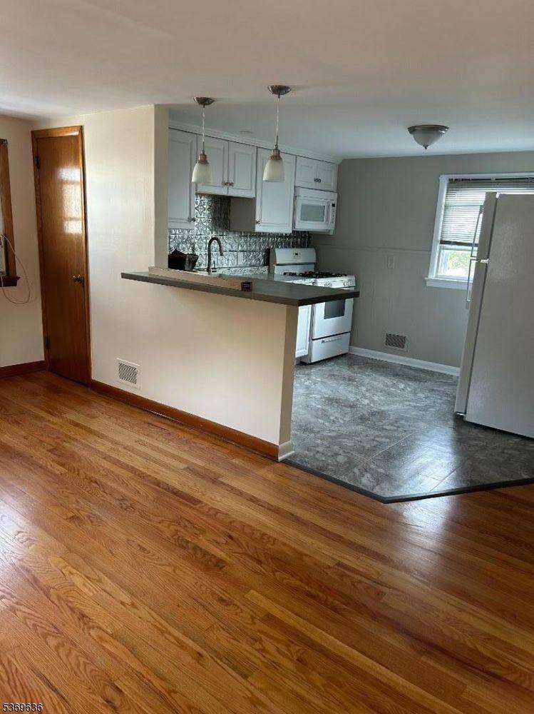 Apartment for rent at 234 W High St #2-2, Bound Brook, NJ 08805