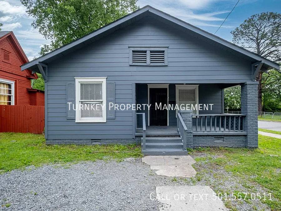 House for rent at 1023 Booker St, Little Rock, AR 72204