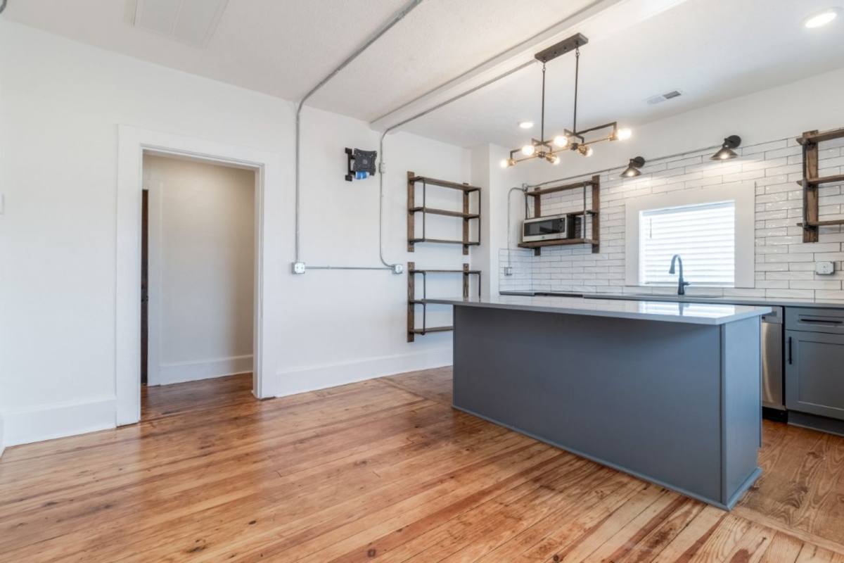Apartment for rent at 305 Main St, Clarksville, TN 37040