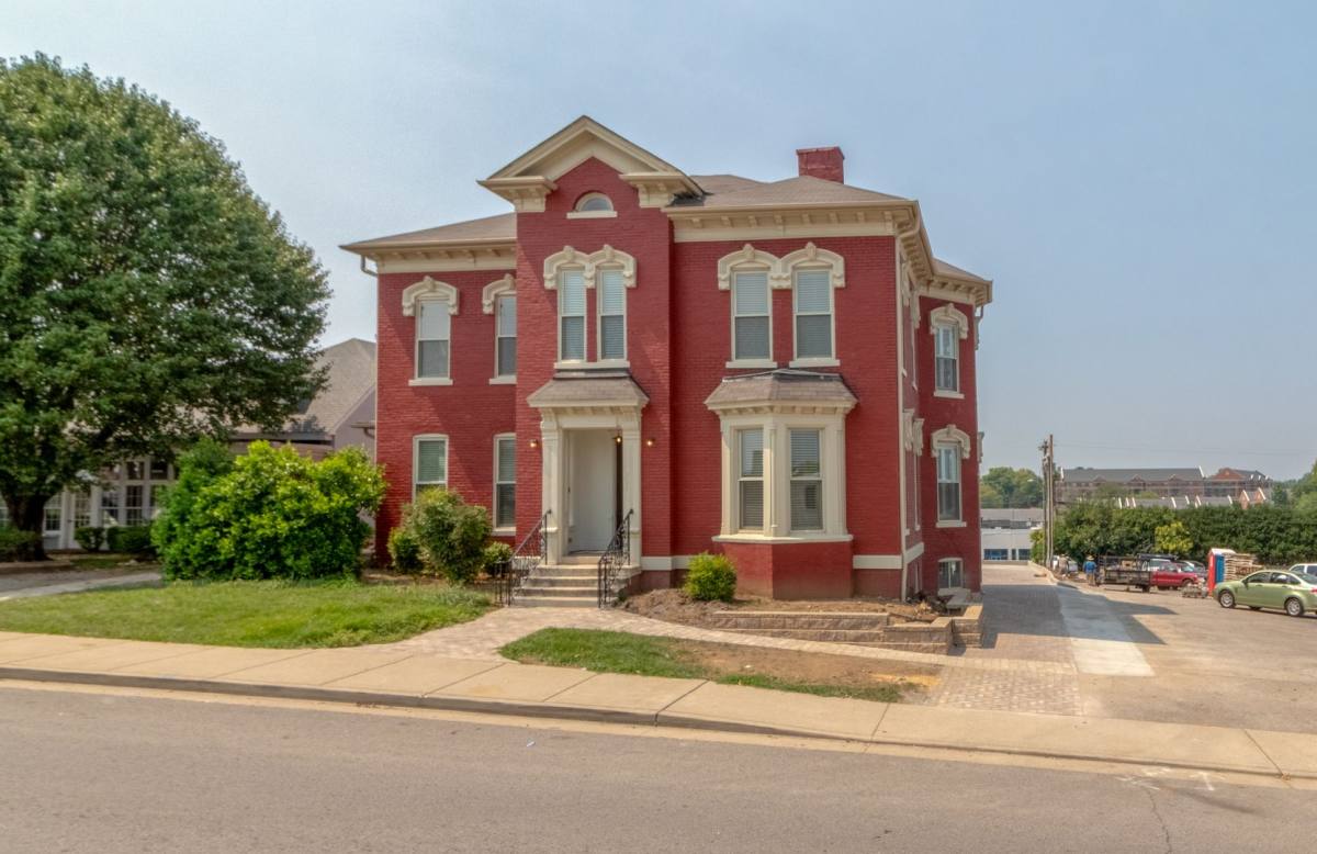 Apartment for rent at 305 Main St, Clarksville, TN 37040