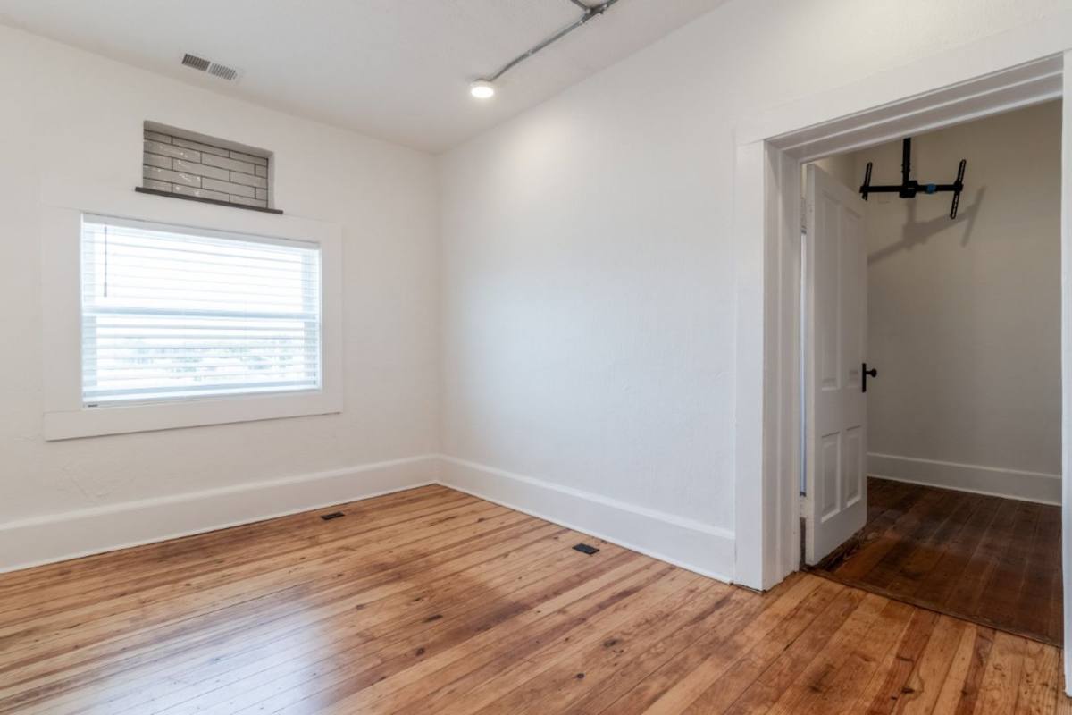Apartment for rent at 305 Main St, Clarksville, TN 37040