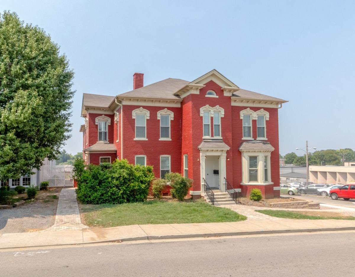 Apartment for rent at 305 Main St, Clarksville, TN 37040