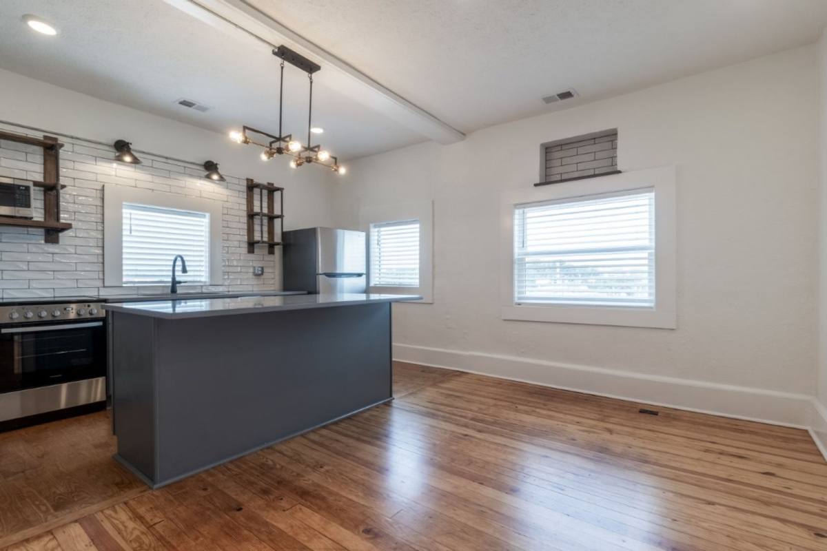 Apartment for rent at 305 Main St, Clarksville, TN 37040