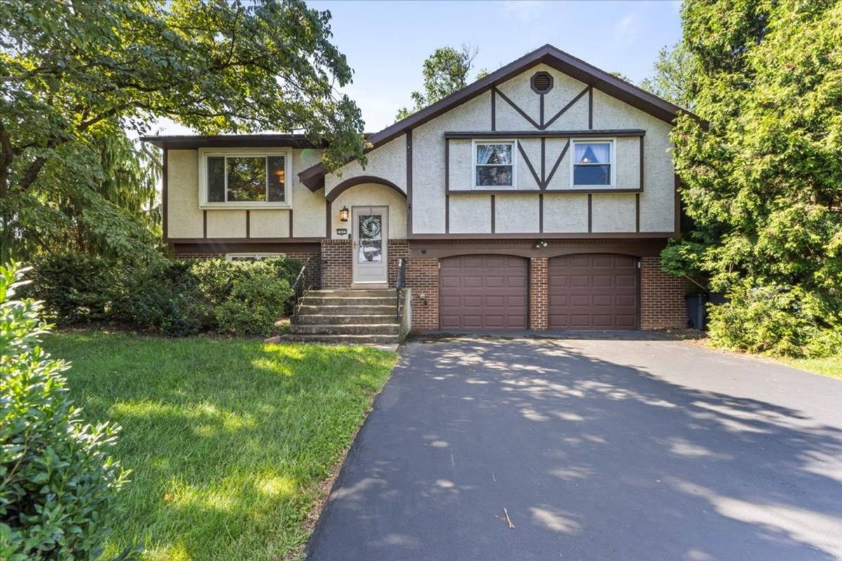 House for rent at 2842 Andrea Dr, Allentown, PA 18103
