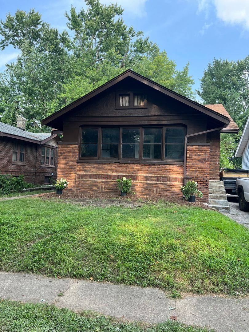 House for rent at 2528 S Lowell Ave, Springfield, IL 62704