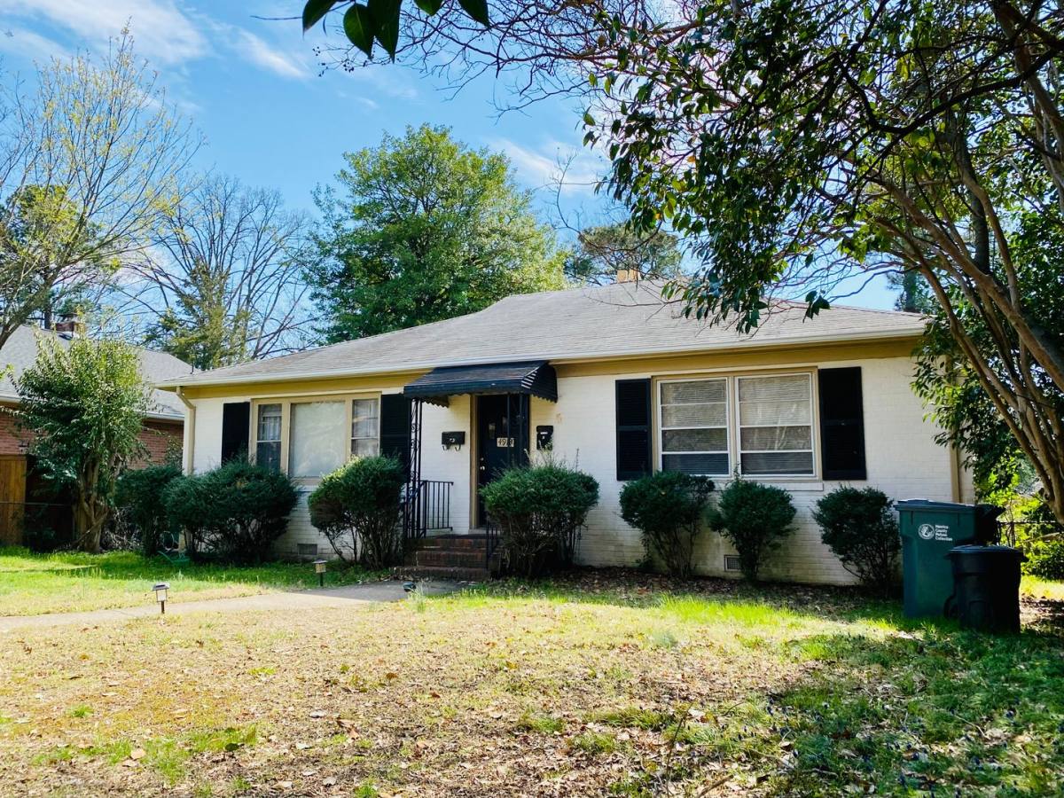 Apartment for rent at 4913 Monument Ave, Richmond, VA 23230