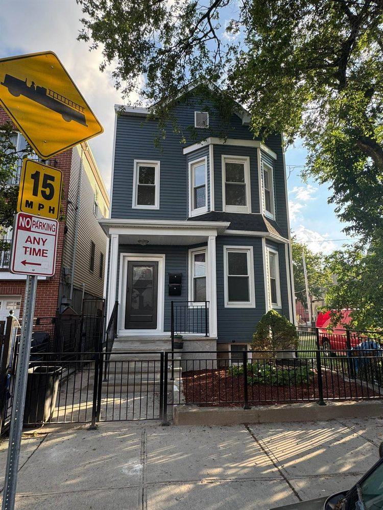 Apartment for rent at 25 Orient Ave #2-2, Bayonne, NJ 07002
