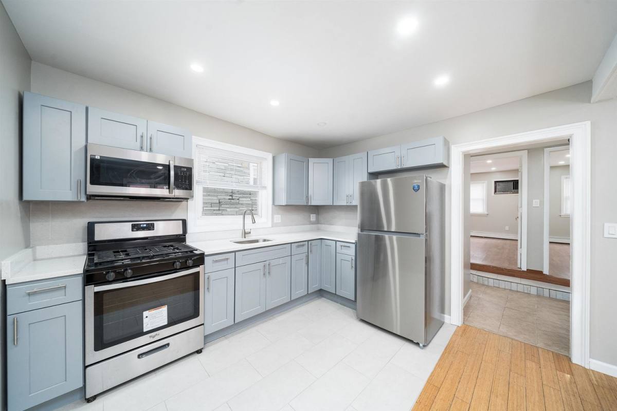 Apartment for rent at 27 W 16th St #B-B, Bayonne, NJ 07002