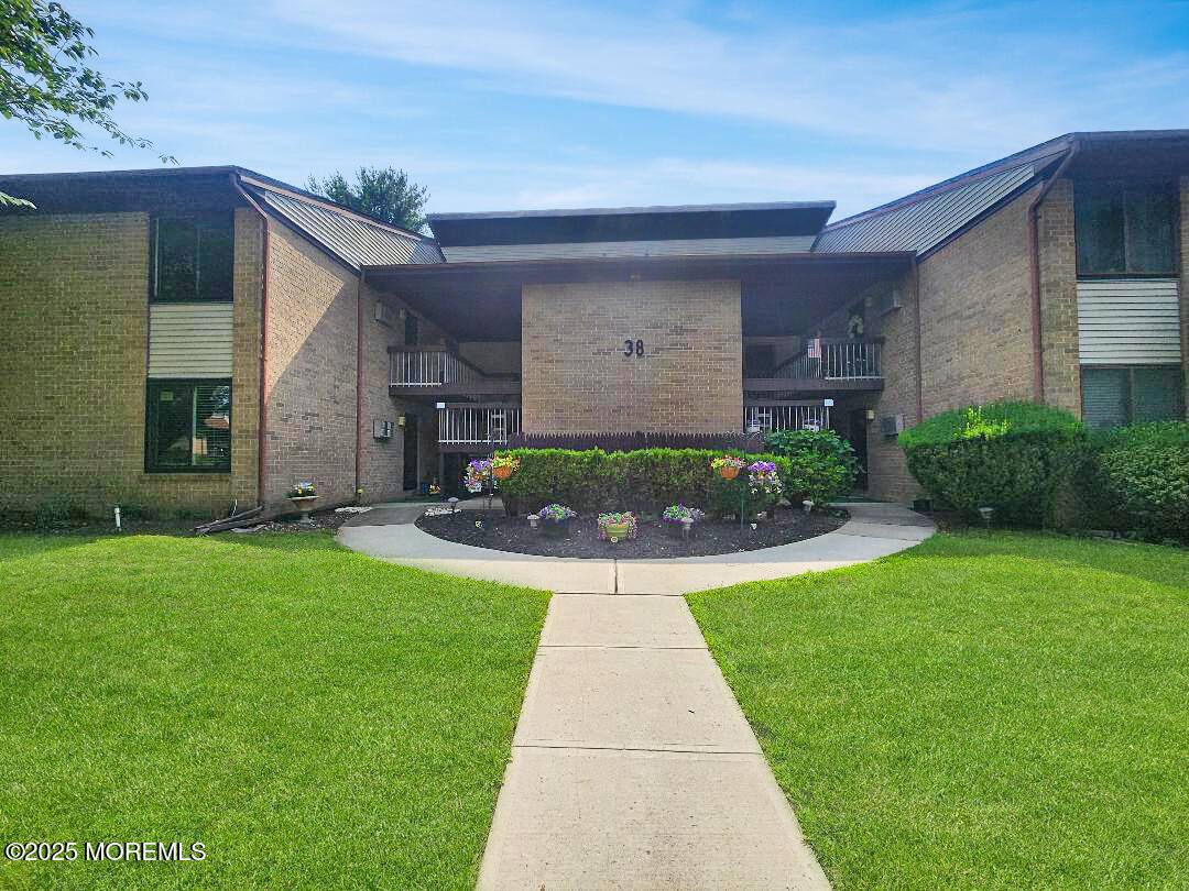 Condo for rent at 38 Meadow Green Circle #F-F, Englishtown, NJ 07726
