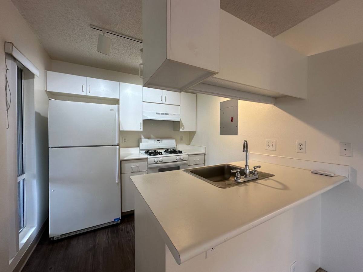 Apartment for rent at 91-1049 Puamaeole St, Ewa Beach, HI 96706
